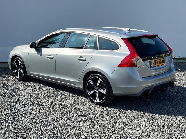 Volvo V60 1.5 T3 Nordic+ Automaat - Airco - Navigatie - Standkachel - 18''Lichtmetaal - Stoelverwarming - Trekhaak