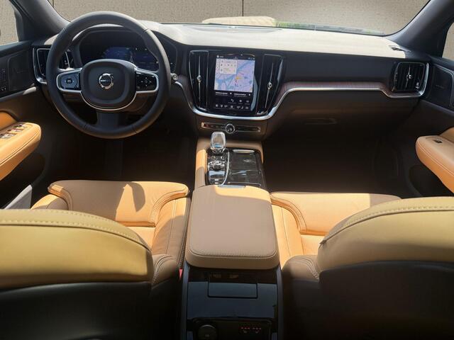 Volvo V60 2.0 T6 Plug-in hybrid AWD Plus Dark | Amber Nappa Lederen bekleding | Panoramadak | Extra getint glas | Harman/Kardon Audio |