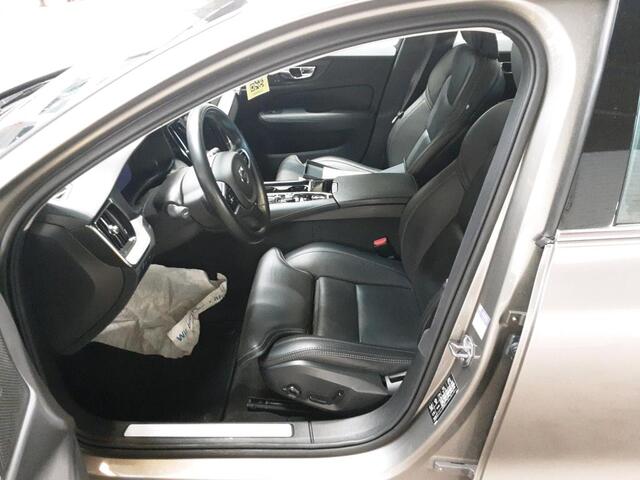 Volvo V60 2.0 T8 Recharge AWD Inscription | Wordt verwacht | Pano | Trekhaak | Massagestoelen | 392 PK!