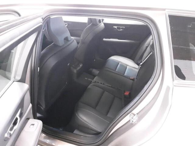 Volvo V60 2.0 T8 Recharge AWD Inscription | Wordt verwacht | Pano | Trekhaak | Massagestoelen | 392 PK!