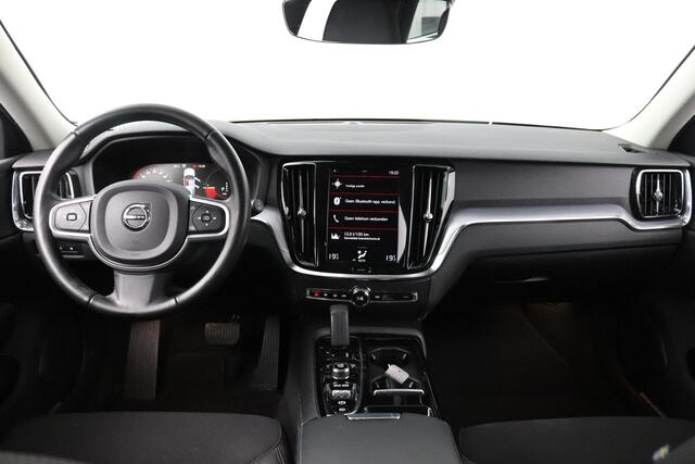 Volvo V60 2.0 T6 Twin Engine AWD Momentum Pro