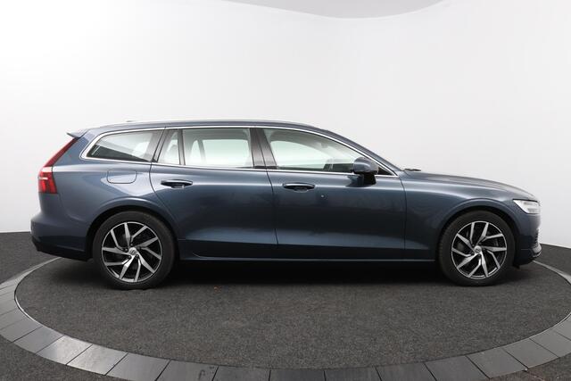 Volvo V60 2.0 T6 Twin Engine AWD Momentum Pro
