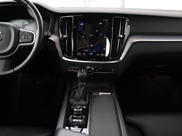 Volvo V60 2.0 T5 Momentum | Leder | Trekhaak | Stoelverwarming | LMV 20 inch | Harman/Kardon | Adaptive cruise | DAB+