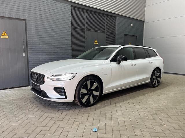 Volvo V60 T6 Plug-in hybrid Ultra Dark | Long Range | Head-Up | Panoramadak | ACC | 360° Camera | Trekhaak