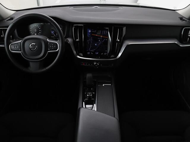 Volvo V60 2.0 B4 Momentum | Stoel & stuurverwarming | Trekhaak | Camera | Adaptive cruise | Carplay | Achterbankverwarming | Full LED | Navigatie