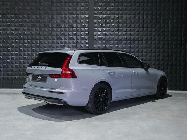 Volvo V60 2.0 T8 Plug-in hybrid AWD Plus Dark 455pk! | Pano | 19"| ACC | Trekh.| Memo | Camera |