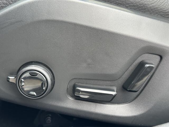 Volvo V60 2.0 B3 Inscription / Elektrische trekhaak / pan. dak / harman kardon / Apple carplay