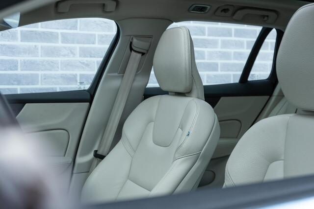 Volvo V60 B4 Inscription | Stuurverwarming | 360 Camera | Schuif-/Kanteldak | Head-Up Display | Harman Kardon Audio | Stoelverwarming Voor + Achter | Dodehoekdetectie | BLIS | Park Assist | Standkachel