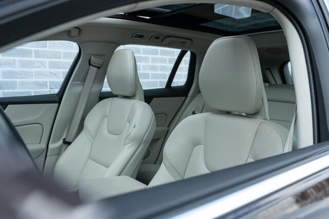 Volvo V60 B4 Inscription | Stuurverwarming | 360 Camera | Schuif-/Kanteldak | Head-Up Display | Harman Kardon Audio | Stoelverwarming Voor + Achter | Dodehoekdetectie | BLIS | Park Assist | Standkachel