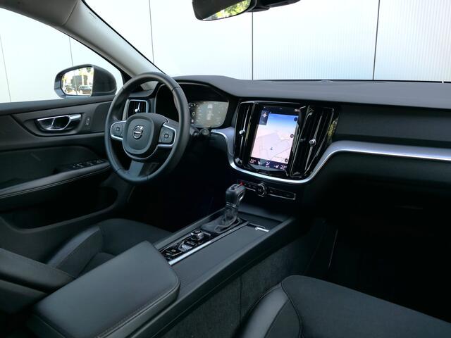 Volvo V60 T4 AUT Momentum Pro 12 MND garantie Apple CarPlay / Achteruitrijcamera / Stoelverwarming