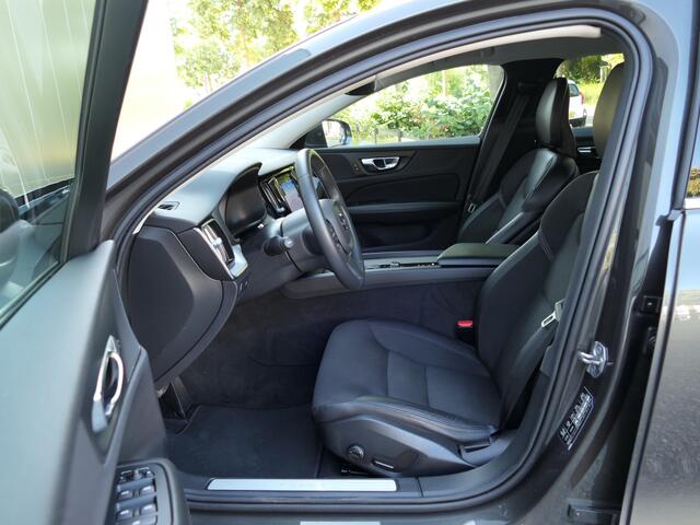 Volvo V60 T4 AUT Momentum Pro 12 MND garantie Apple CarPlay / Achteruitrijcamera / Stoelverwarming