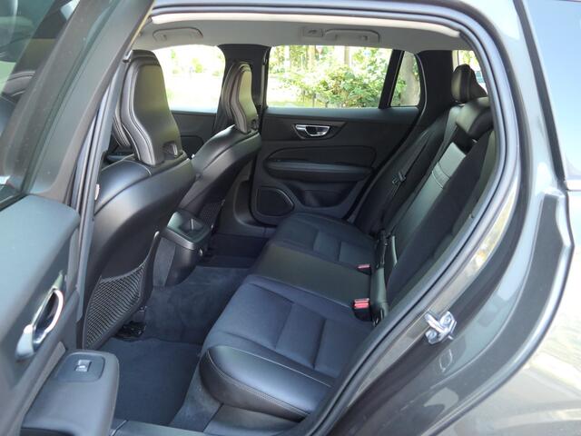 Volvo V60 T4 AUT Momentum Pro 12 MND garantie Apple CarPlay / Achteruitrijcamera / Stoelverwarming