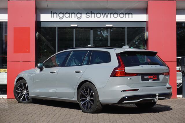 Volvo V60 2.0 T6 Plug-in hybrid AWD Plus Dark | Origineel NL | Harman/Kardon | Trekhaak | 360° Camera | Panoramadak | Winter Pakket | ACC |