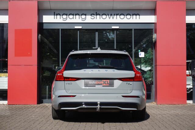 Volvo V60 2.0 T6 Plug-in hybrid AWD Plus Dark | Origineel NL | Harman/Kardon | Trekhaak | 360° Camera | Panoramadak | Winter Pakket | ACC |