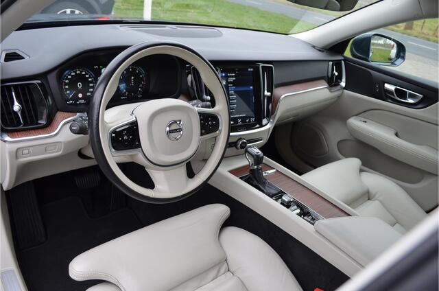 Volvo V60 2.0 T5 Inscription Pilot Assist | Memory stoel | Leer | Trekhaak wegklap | Stoelverwarming | Hout inleg | a.Camera | Carplay