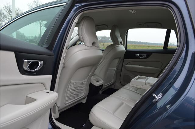 Volvo V60 2.0 T5 Inscription Pilot Assist | Memory stoel | Leer | Trekhaak wegklap | Stoelverwarming | Hout inleg | a.Camera | Carplay