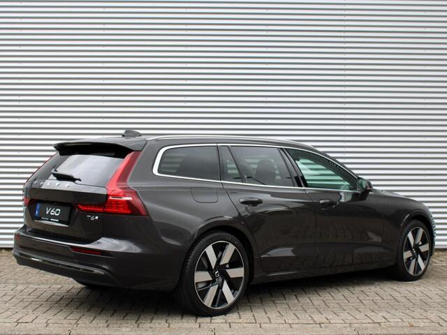 Volvo V60 2.0 T6 Plug-in hybrid AWD Essential Automaat / Leder interieur / Privacy Glass / Climate Pack / Driver Awareness / 19" velgen