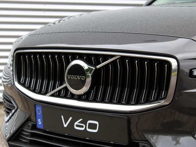 Volvo V60 2.0 T6 Plug-in hybrid AWD Essential Automaat / Leder interieur / Privacy Glass / Climate Pack / Driver Awareness / 19" velgen