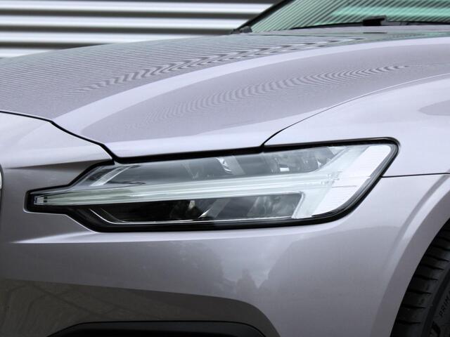 Volvo V60 2.0 B4 Essential Bright Automaat / Driver Awareness / Parking Pack / Aurora Silver / 18" velgen / Climate Pack