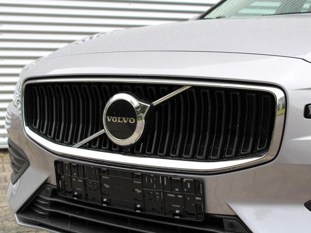 Volvo V60 2.0 B4 Essential Bright Automaat / Driver Awareness / Parking Pack / Aurora Silver / 18" velgen / Climate Pack