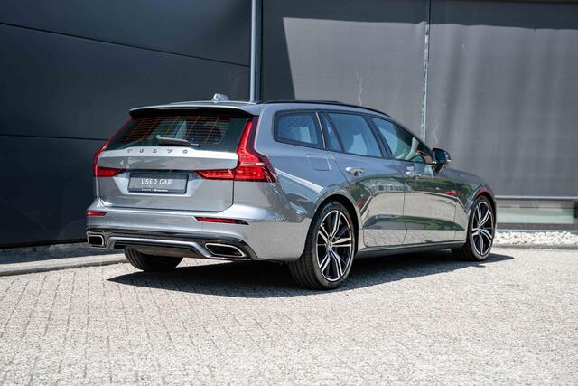 Volvo V60 T5 Automaat R-Design | Panoramadak| Head up Display| Adaptieve Cruise Control| Blind Spot| Park Assist voor en Achter| Parkeer Camera| Verwarmbare Voorstoelen
