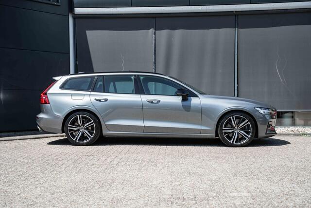 Volvo V60 T5 Automaat R-Design | Panoramadak| Head up Display| Adaptieve Cruise Control| Blind Spot| Park Assist voor en Achter| Parkeer Camera| Verwarmbare Voorstoelen