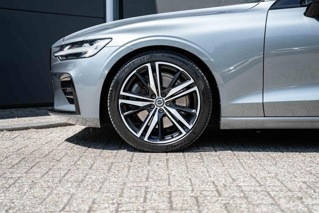 Volvo V60 T5 Automaat R-Design | Panoramadak| Head up Display| Adaptieve Cruise Control| Blind Spot| Park Assist voor en Achter| Parkeer Camera| Verwarmbare Voorstoelen