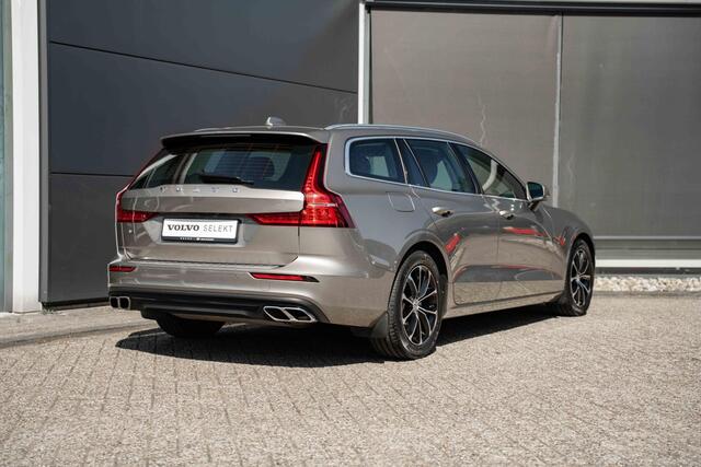 Volvo V60 B3 Automaat Business Pro | Verwarmbare Voorstoelen | Achteruitrijcamera | Verwarmbare Voorruit | 17" Lichtmetalen Velgen | Adaptieve Cruise Control | Dodehoekdetectie Met Correctie | Parkeersensoren | Verwarmbaar Stuurwiel