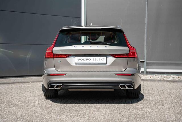 Volvo V60 B3 Automaat Business Pro | Verwarmbare Voorstoelen | Achteruitrijcamera | Verwarmbare Voorruit | 17" Lichtmetalen Velgen | Adaptieve Cruise Control | Dodehoekdetectie Met Correctie | Parkeersensoren | Verwarmbaar Stuurwiel