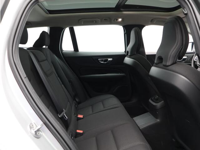 Volvo V60 2.0 T6 Recharge AWD Inscription Expression / Trekhaak / Panoramadak / Harman Kardon / Adaptive Cruise / Keyless / Parkeercamera /