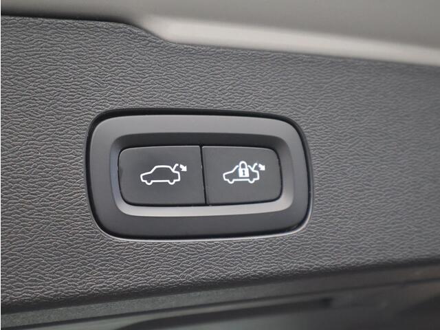 Volvo V60 2.0 T6 Recharge AWD Inscription Expression / Trekhaak / Panoramadak / Harman Kardon / Adaptive Cruise / Keyless / Parkeercamera /