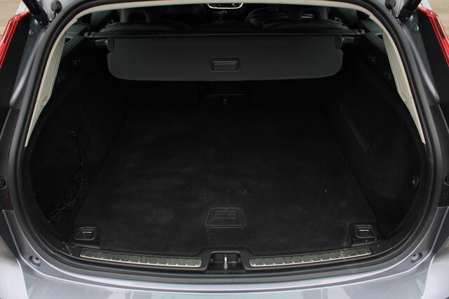 Volvo V60 T4 Automaat Momentum Pro | Verw. Stoelen & stuurwiel | 19" LMV | Verw. Achterbank | Standkachel