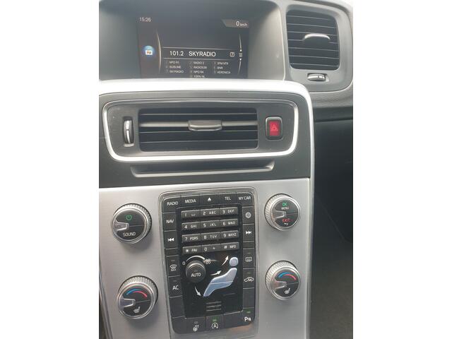 Volvo V60 2.0 T3 Polar+ Dynamic Leer, stoel- en stuurverwarming!