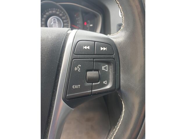 Volvo V60 2.0 T3 Polar+ Dynamic Leer, stoel- en stuurverwarming!