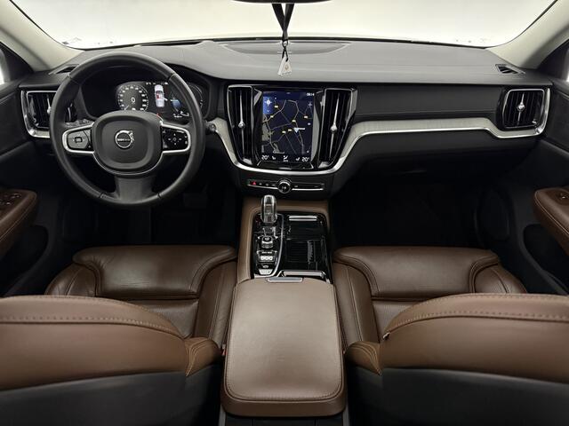 Volvo V60 2.0 T8 Twin Engine AWD Inscription 304PK Pano Harman/Kardon Trekhaak Memory Head-up LED Virtual Stoelverwarming/Stoelventilatie Cruise Carplay Camera Navi 18"LMV