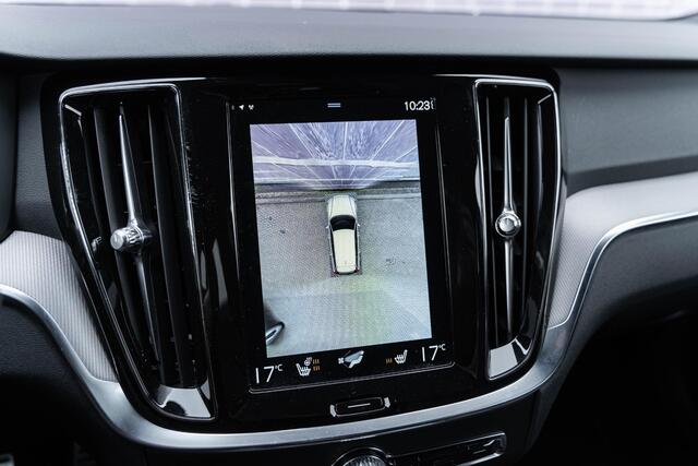 Volvo V60 T6 Plug-in hybrid Long Range AWD Plus Dark | Longe Range | 360 Camera | Sportstoelen | Adaptieve Cruise | Stoel-/Stuurverwarming | Memory | Verwarmbare voorruit | Getint Glas | Park Assist | Elek. Achterklep | 19" LM