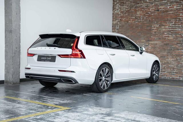 Volvo V60 2.0 T5 Inscription | Dealeronderhouden | 360° parkeercamera | Adaptive cruise control | Head-up display | Parkeerverwarming | Keyless entree | BLIS | Stoelverwarming | Parkeersensoren voor + achter | Stuurwielverwarming | Electrische wegklapbare trekhaak