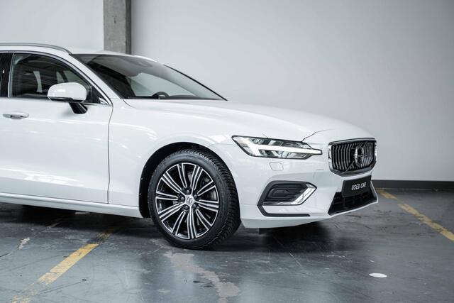 Volvo V60 2.0 T5 Inscription | Dealeronderhouden | 360° parkeercamera | Adaptive cruise control | Head-up display | Parkeerverwarming | Keyless entree | BLIS | Stoelverwarming | Parkeersensoren voor + achter | Stuurwielverwarming | Electrische wegklapbare trekhaak