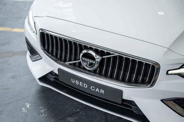 Volvo V60 2.0 T5 Inscription | Dealeronderhouden | 360° parkeercamera | Adaptive cruise control | Head-up display | Parkeerverwarming | Keyless entree | BLIS | Stoelverwarming | Parkeersensoren voor + achter | Stuurwielverwarming | Electrische wegklapbare trekhaak