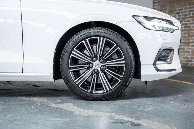 Volvo V60 2.0 T5 Inscription | Dealeronderhouden | 360° parkeercamera | Adaptive cruise control | Head-up display | Parkeerverwarming | Keyless entree | BLIS | Stoelverwarming | Parkeersensoren voor + achter | Stuurwielverwarming | Electrische wegklapbare trekhaak
