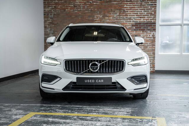 Volvo V60 2.0 T5 Inscription | Dealeronderhouden | 360° parkeercamera | Adaptive cruise control | Head-up display | Parkeerverwarming | Keyless entree | BLIS | Stoelverwarming | Parkeersensoren voor + achter | Stuurwielverwarming | Electrische wegklapbare trekhaak