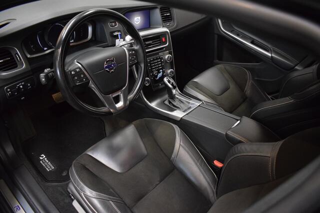 Volvo V60 T3 153pk AUT6 R-Design Nordic+ Trekhaak 1500kg/ Cruise/ Xenon/ Navi