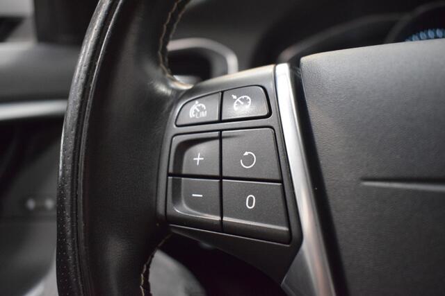 Volvo V60 T3 153pk AUT6 R-Design Nordic+ Trekhaak 1500kg/ Cruise/ Xenon/ Navi