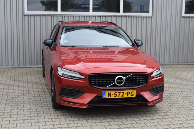 Volvo V60 2.0 B3 163pk AUT Momentum Advantage Styling pakket/ Camera/ DAB/ Apple carplay