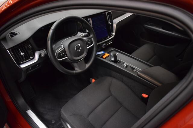 Volvo V60 2.0 B3 163pk AUT Momentum Advantage Styling pakket/ Camera/ DAB/ Apple carplay