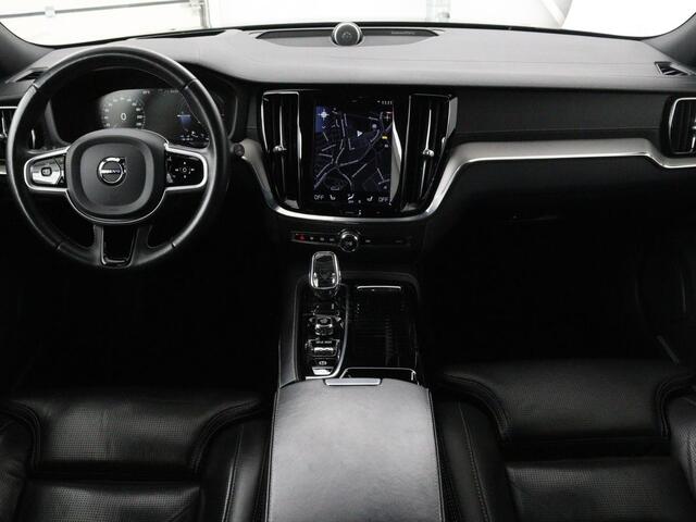 Volvo V60 2.0 T8 Recharge AWD Inscription | Panoramadak | Bowers & Wilkins | Head-Up | Massage | Ventilatie | Trekhaak | 360 Camera | Leder | Carplay | Achterbankverwarming | Navigatie | PHEV