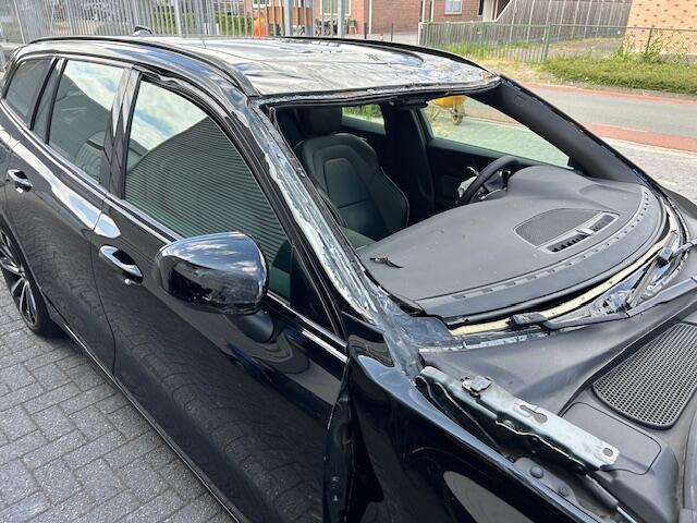 Volvo V60 2.0 T6 Plug-in hybrid AWD Plus Dark 186 KW