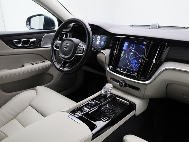 Volvo V60 2.0 T8 Twin Engine AWD Inscription | CAMERA | B&W | KEYLESS | STOELVERW.