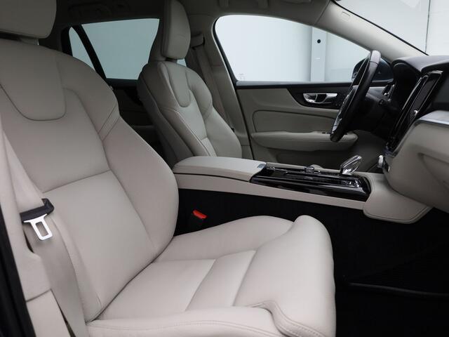 Volvo V60 2.0 T8 Twin Engine AWD Inscription | CAMERA | B&W | KEYLESS | STOELVERW.