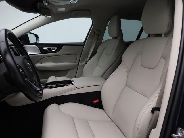 Volvo V60 2.0 T8 Twin Engine AWD Inscription | CAMERA | B&W | KEYLESS | STOELVERW.
